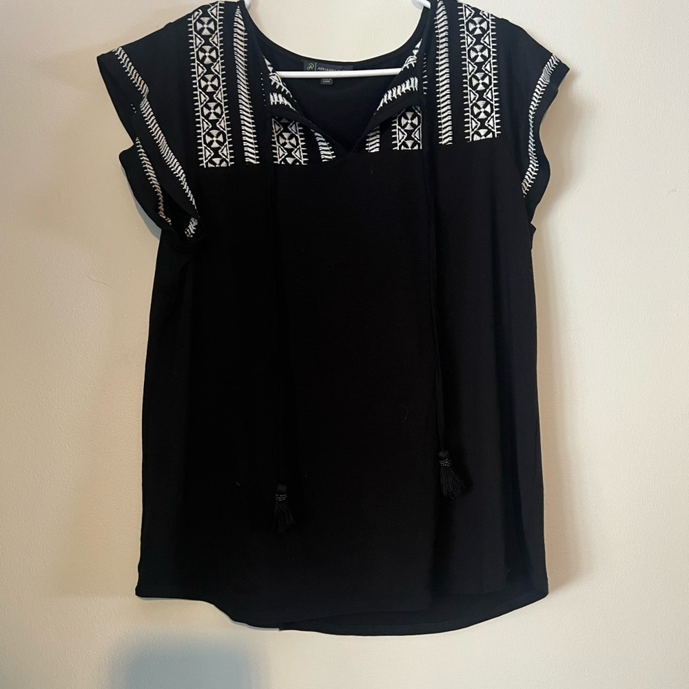 Adrianna Papell Black and White Embellished Cap Sleeve Blouse